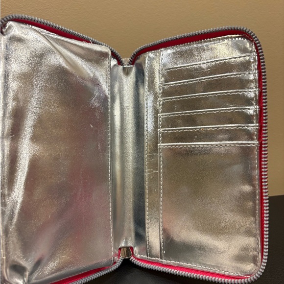 Betsey Johnson Kitsch Puppy Dog Face Zip Around Wristlet Wallet - Picture 3 of 8